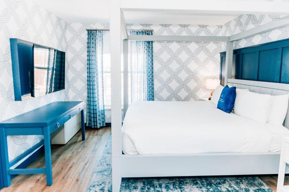 Suite interior